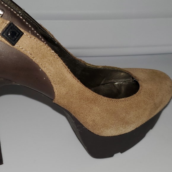 Guess Suede Tan & Brown High Heels w Rubber At Botton NWT - Picture 4 of 9
